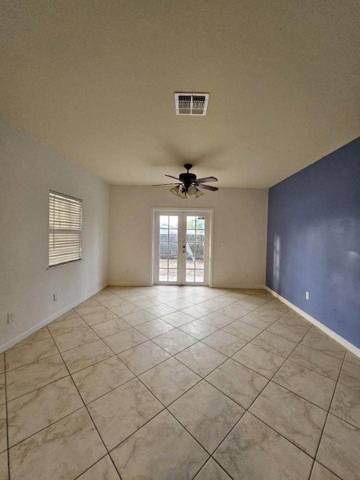 2957 Saginaw Ave - Photo 5 of 15