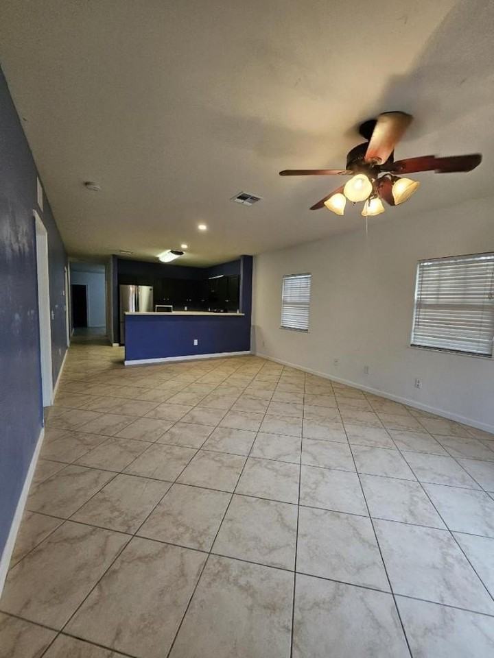 2957 Saginaw Ave - Photo 7 of 15