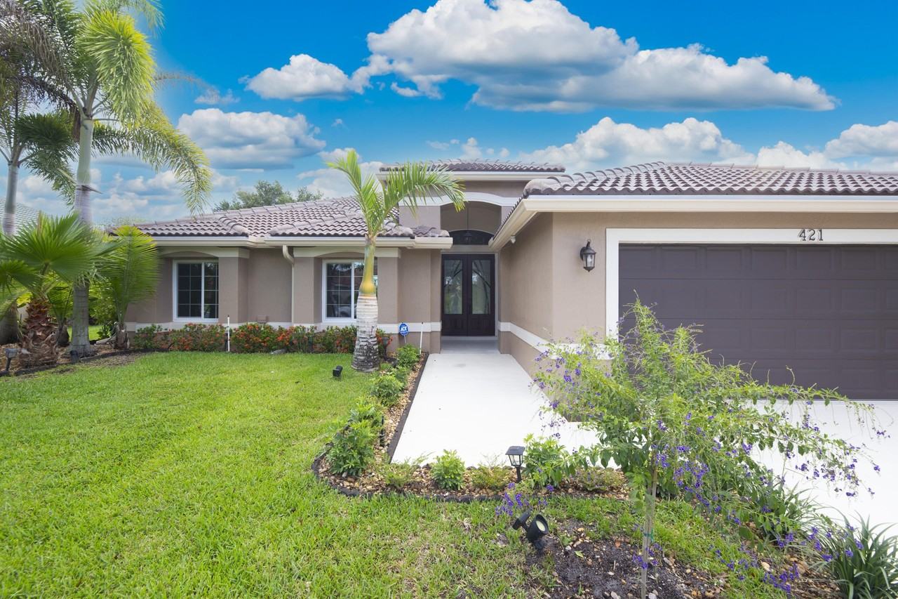 421 Sw Crabapple Cv - Photo 3 of 42