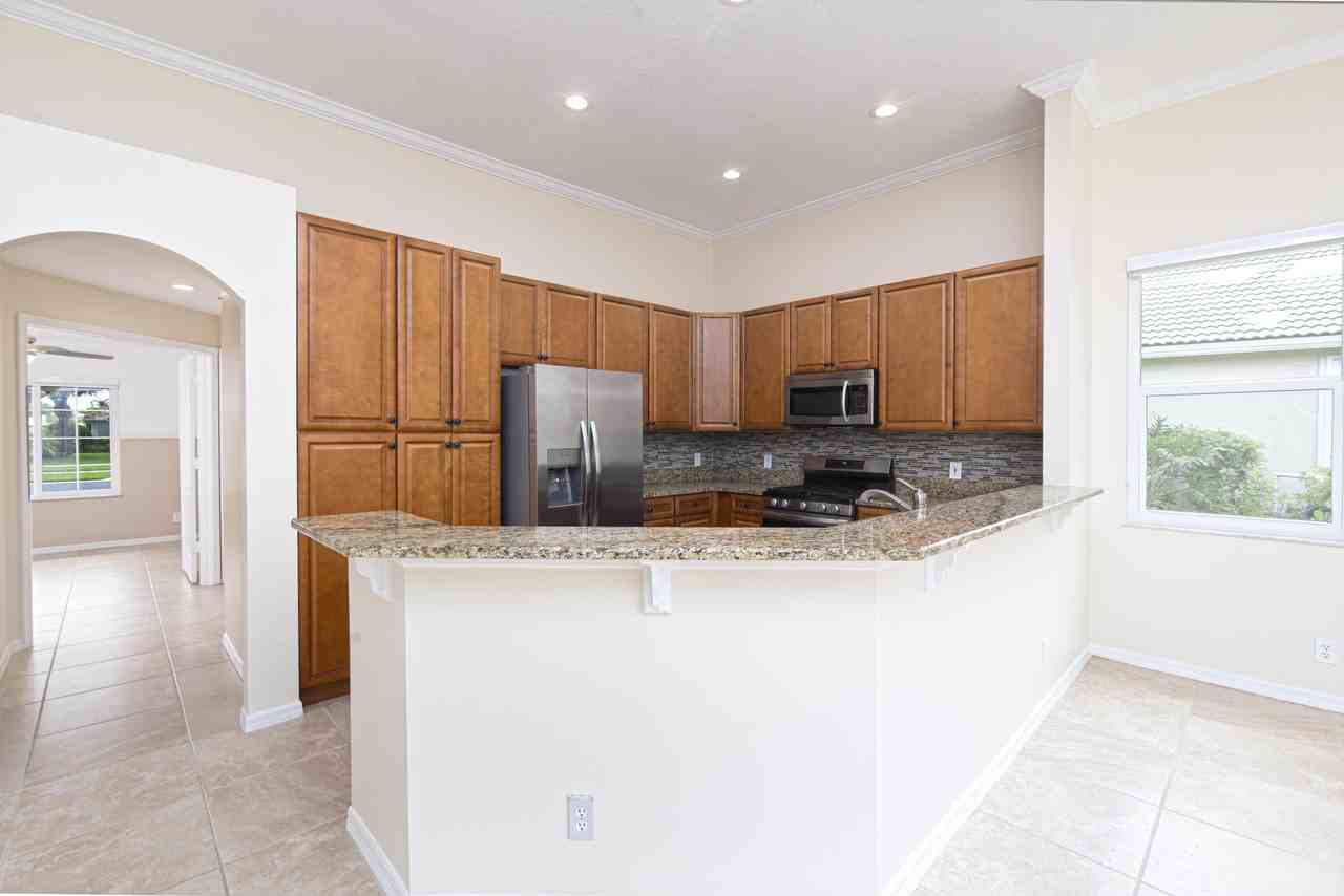 421 Sw Crabapple Cv - Photo 7 of 42