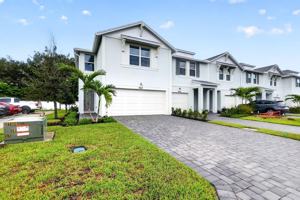 featured image of 662 Salisbury Cir