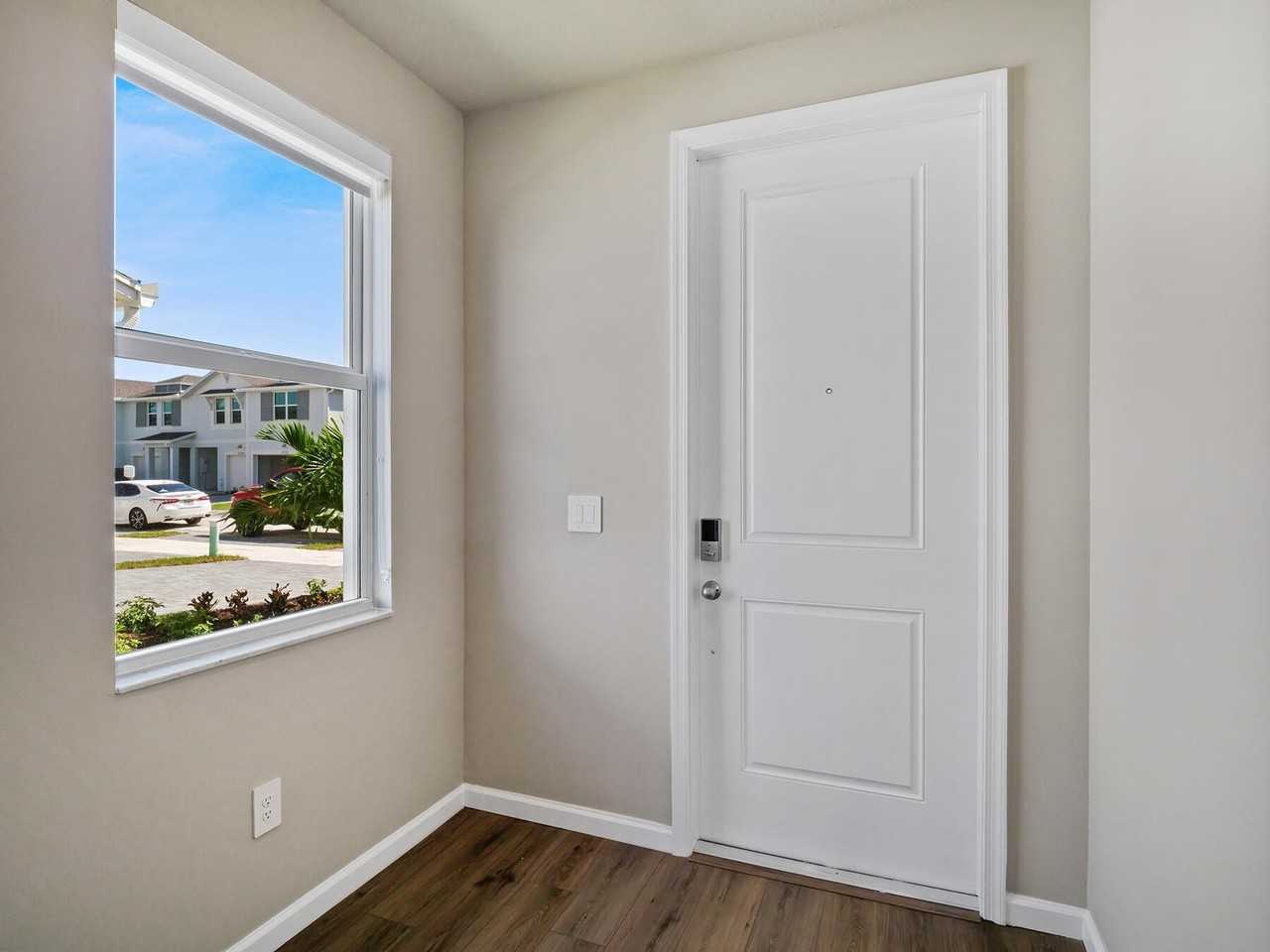 5745 Se Edgewater Cir - Photo 3 of 38