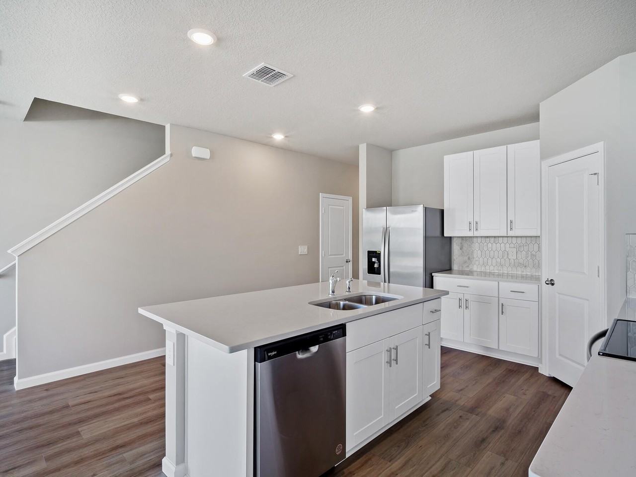 5745 Se Edgewater Cir - Photo 7 of 38