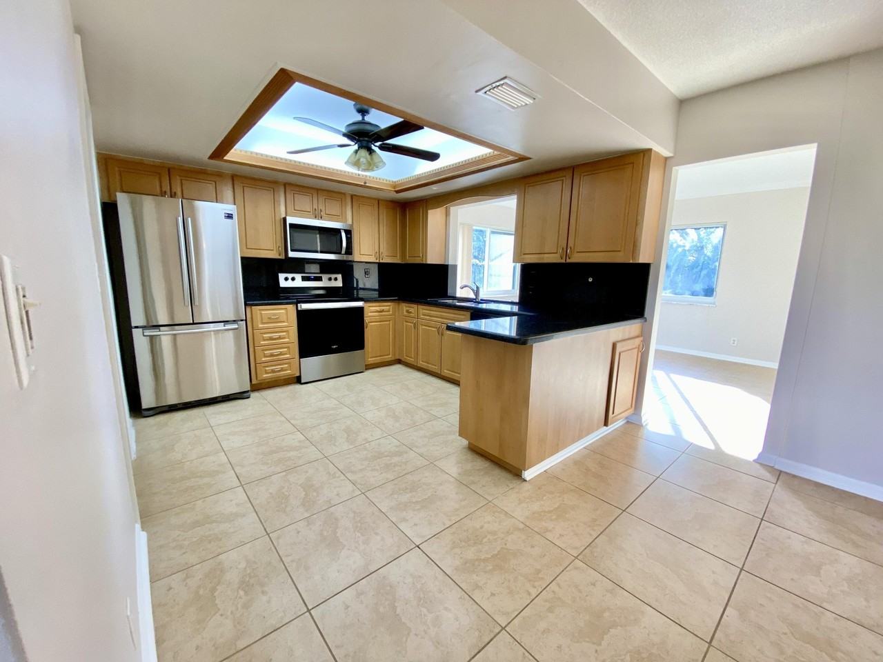213 Ne 9th Ave - Photo 6 of 30