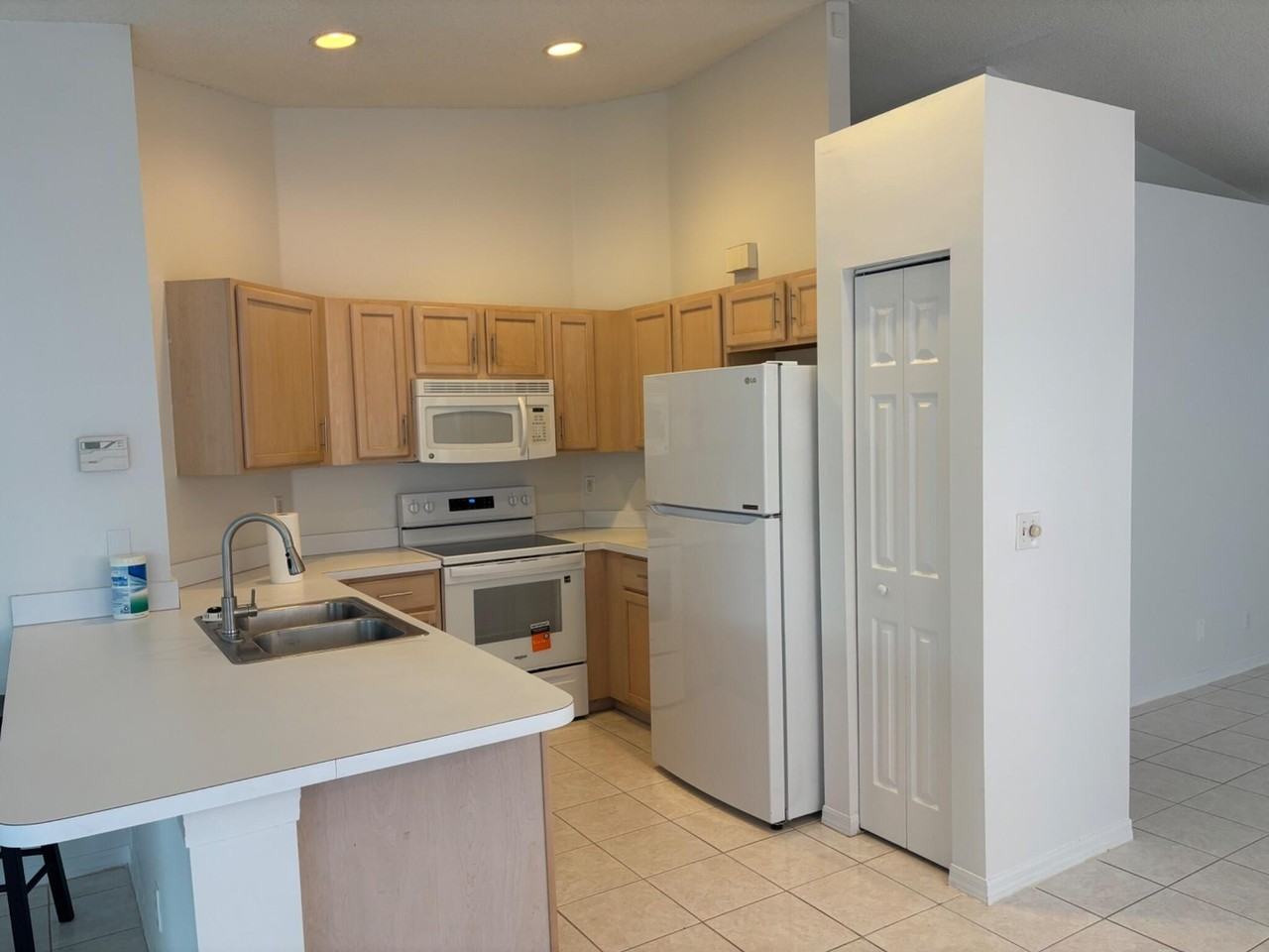 4262 Nw 1st Pl - Photo 5 of 30