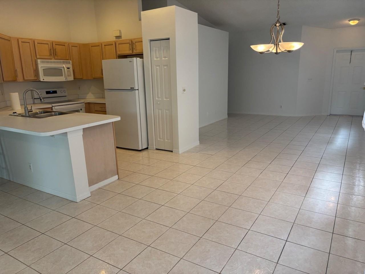 4262 Nw 1st Pl - Photo 7 of 30