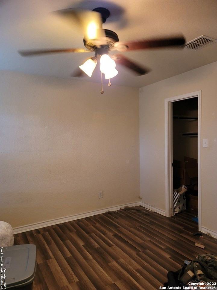 4822 Appleseed Ct - Photo 7 of 8