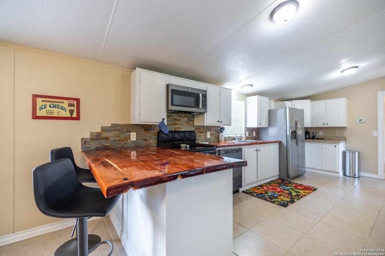 2301 Wegner Rd - Photo 5 of 21