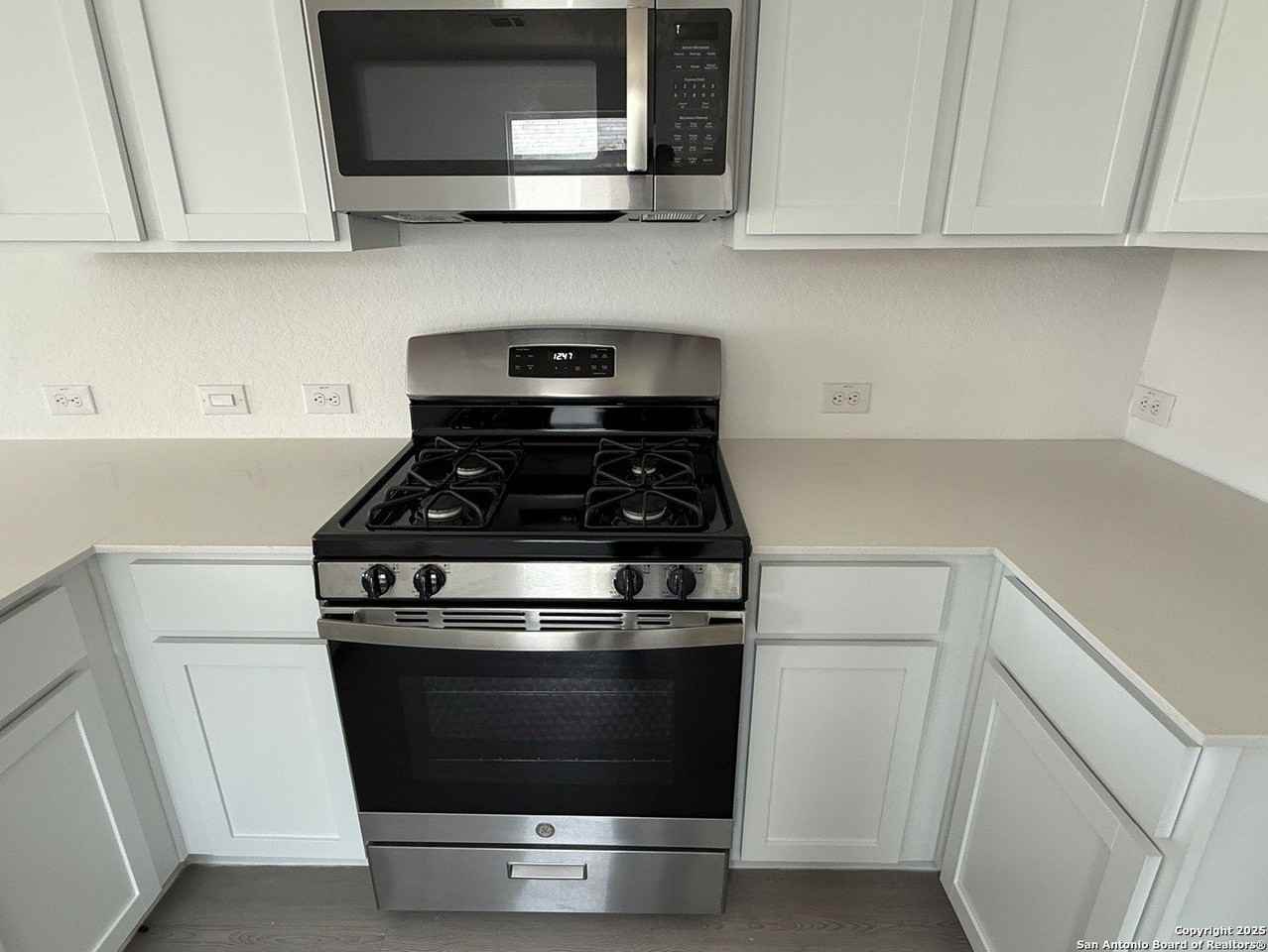 242 Tahoe Ave - Photo 7 of 19