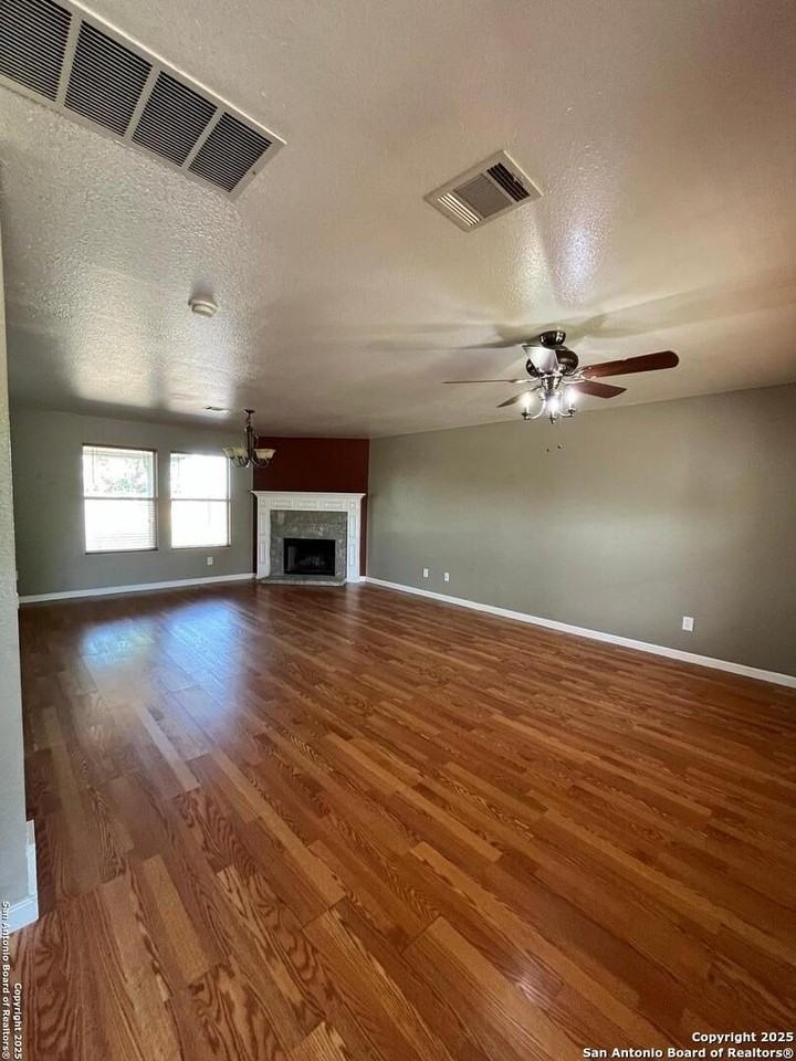 117 Weeping Way - Photo 2 of 9