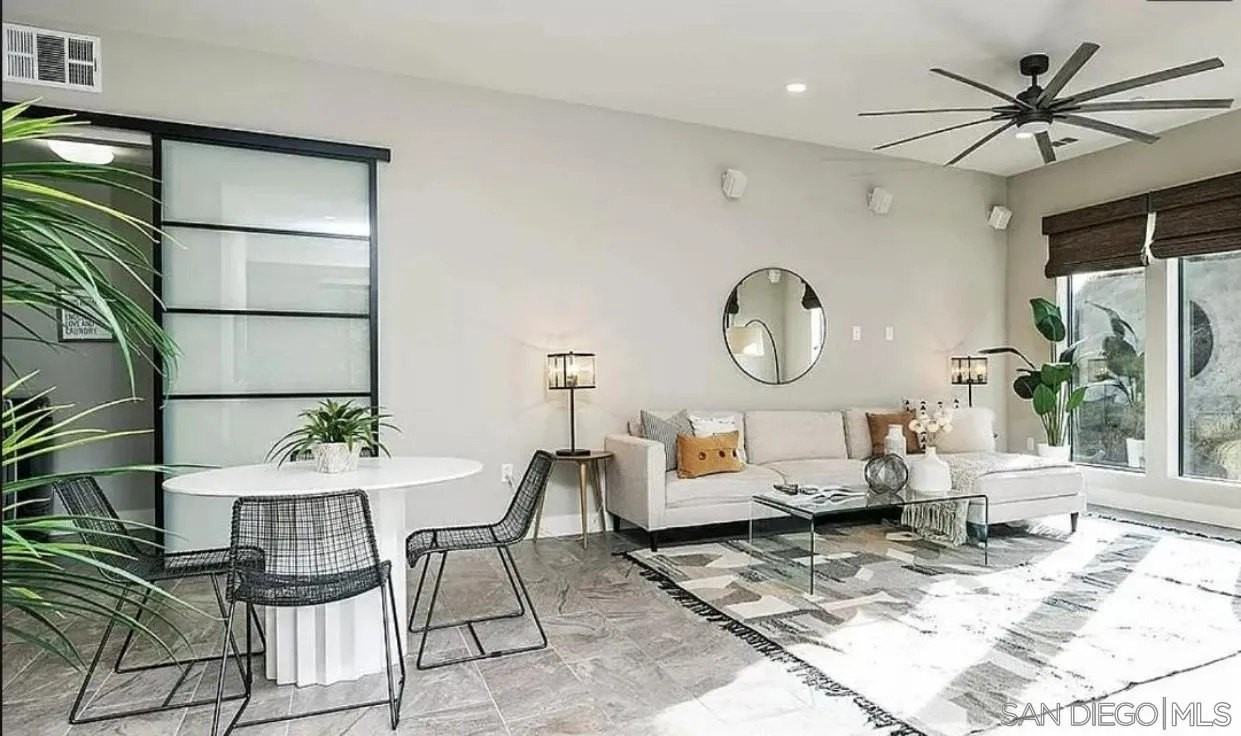 8434 Distinctive Dr - Photo 3 of 24