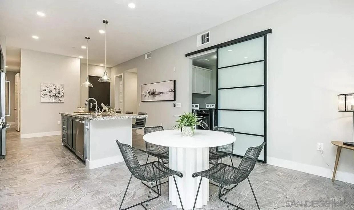 8434 Distinctive Dr - Photo 5 of 24