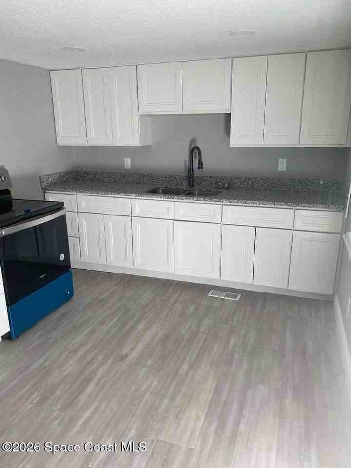 3401 Kittles St - Photo 2 of 11