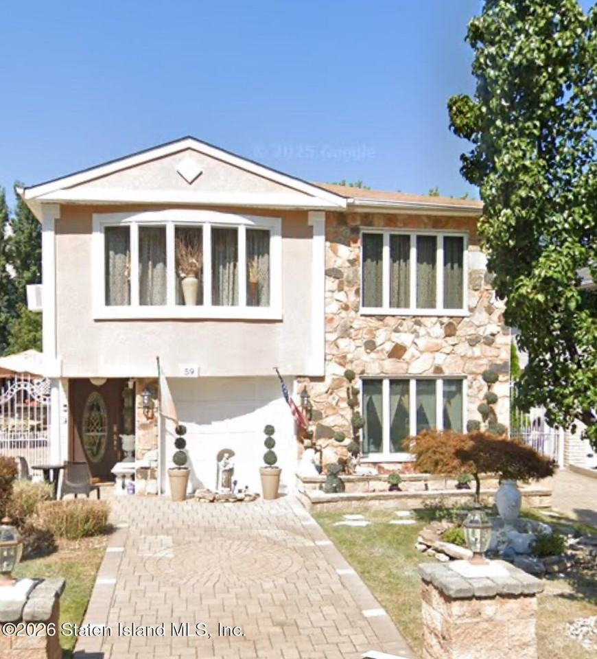 59 Oak Ln