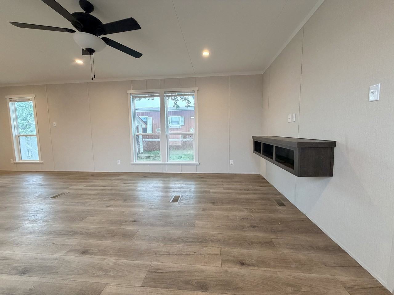 709 N Collins Fwy #112 - Photo 2 of 25