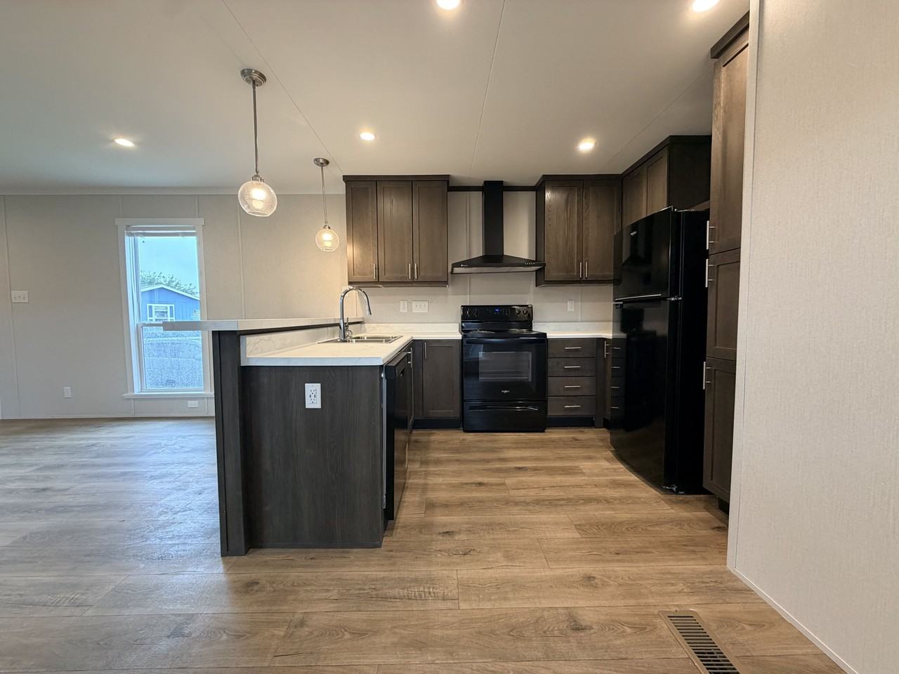 709 N Collins Fwy #112 - Photo 4 of 25
