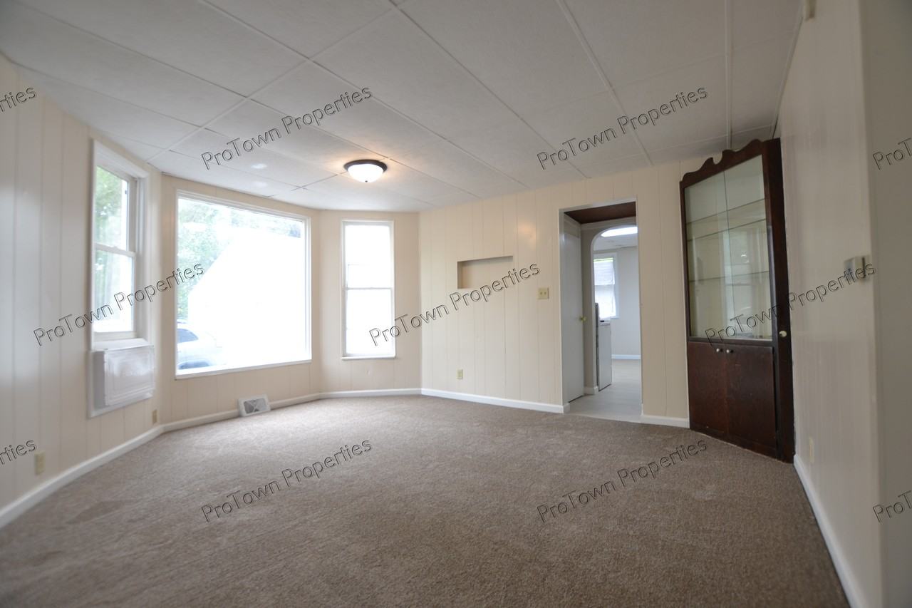 7 North Hickory Street #1 - Photo 4 of 8