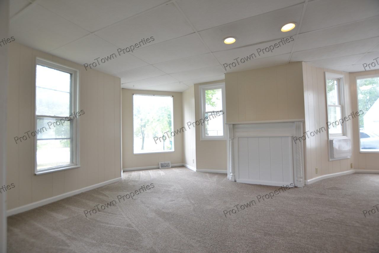 7 North Hickory Street #1 - Photo 5 of 8