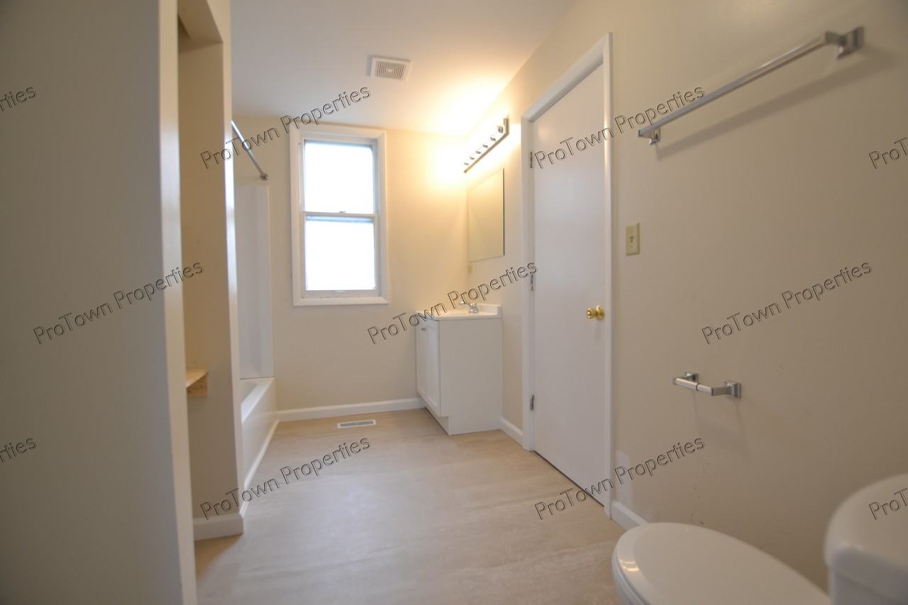 7 North Hickory Street #1 - Photo 6 of 8