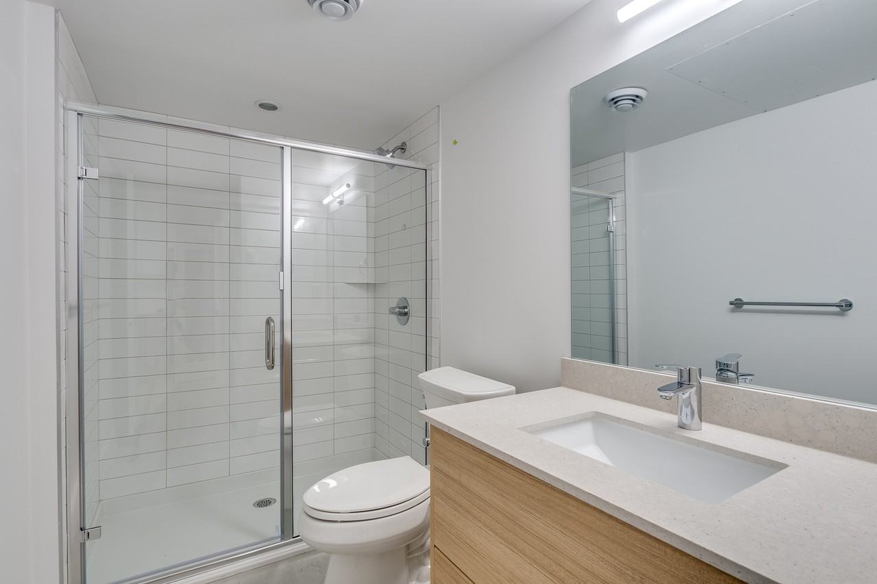 2052 Chesterfield Avenue - Photo 6 of 10