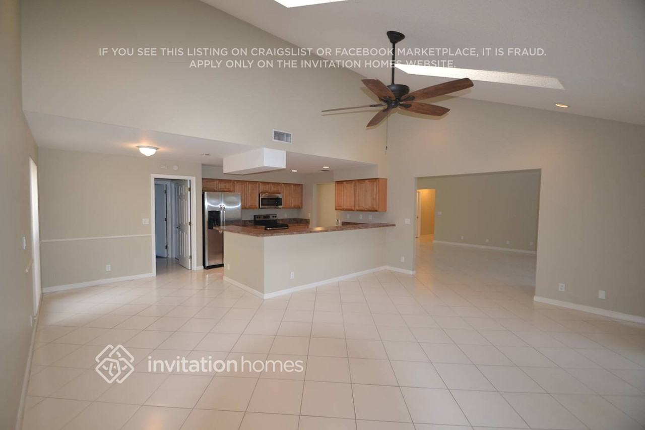 838 Ivy Dr - Photo 4 of 16