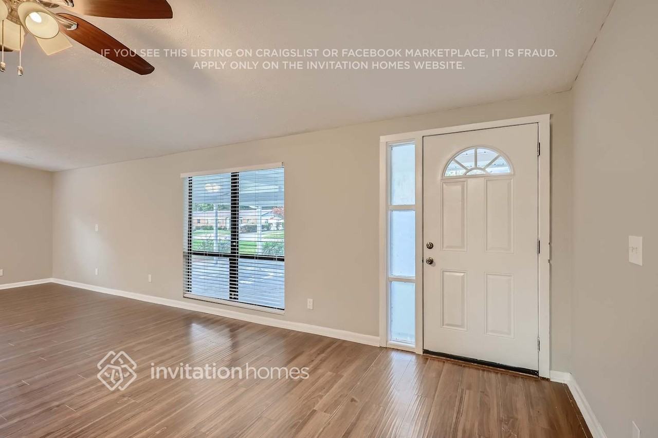 2560 Eastill Dr - Photo 5 of 29
