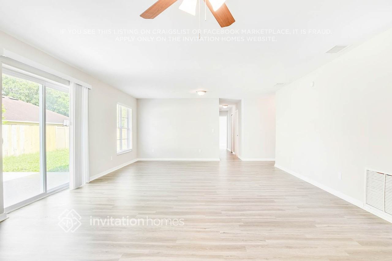 408 Martigues Dr - Photo 6 of 35