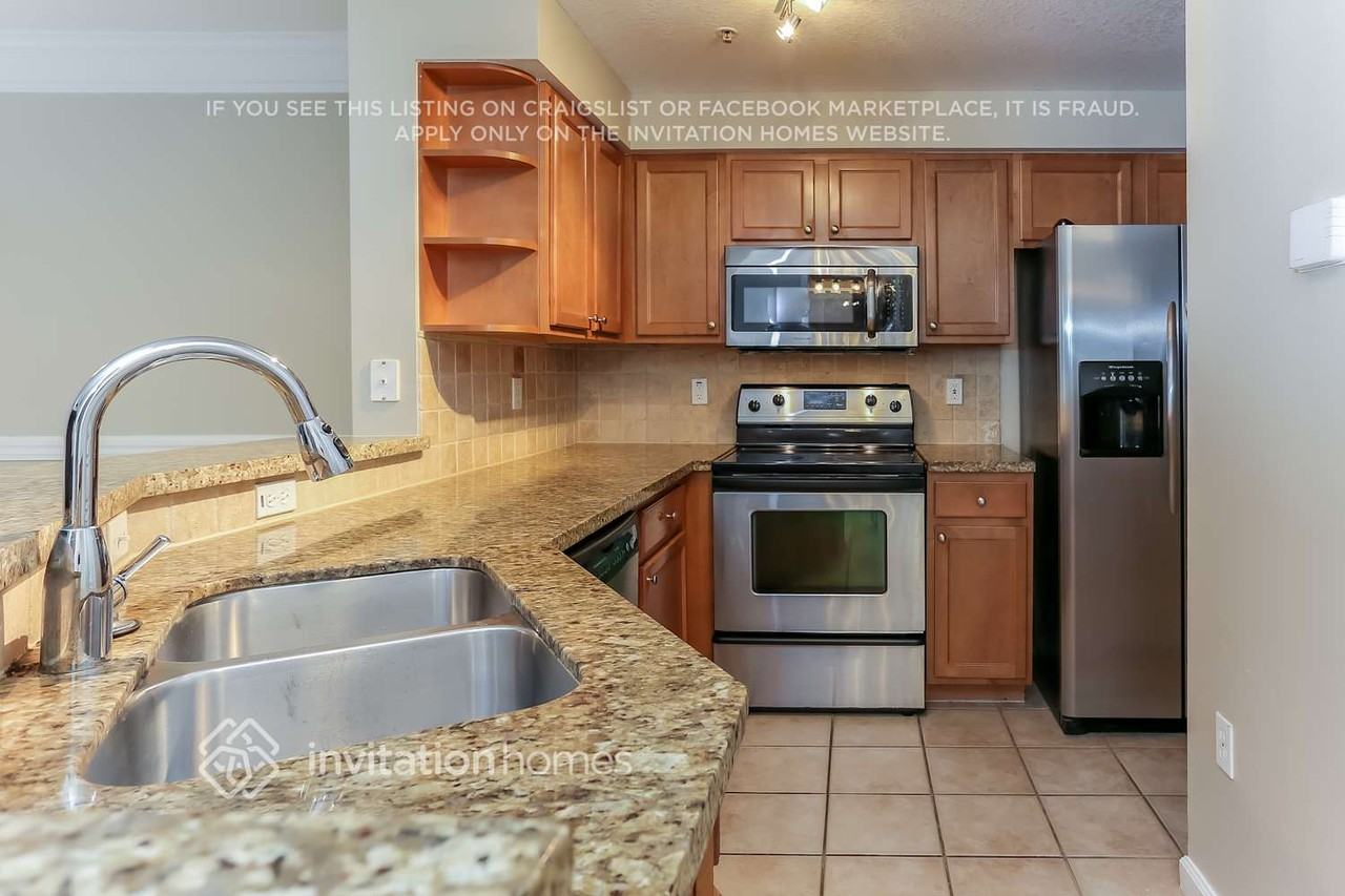 145 Galicia Way #203 - Photo 6 of 18