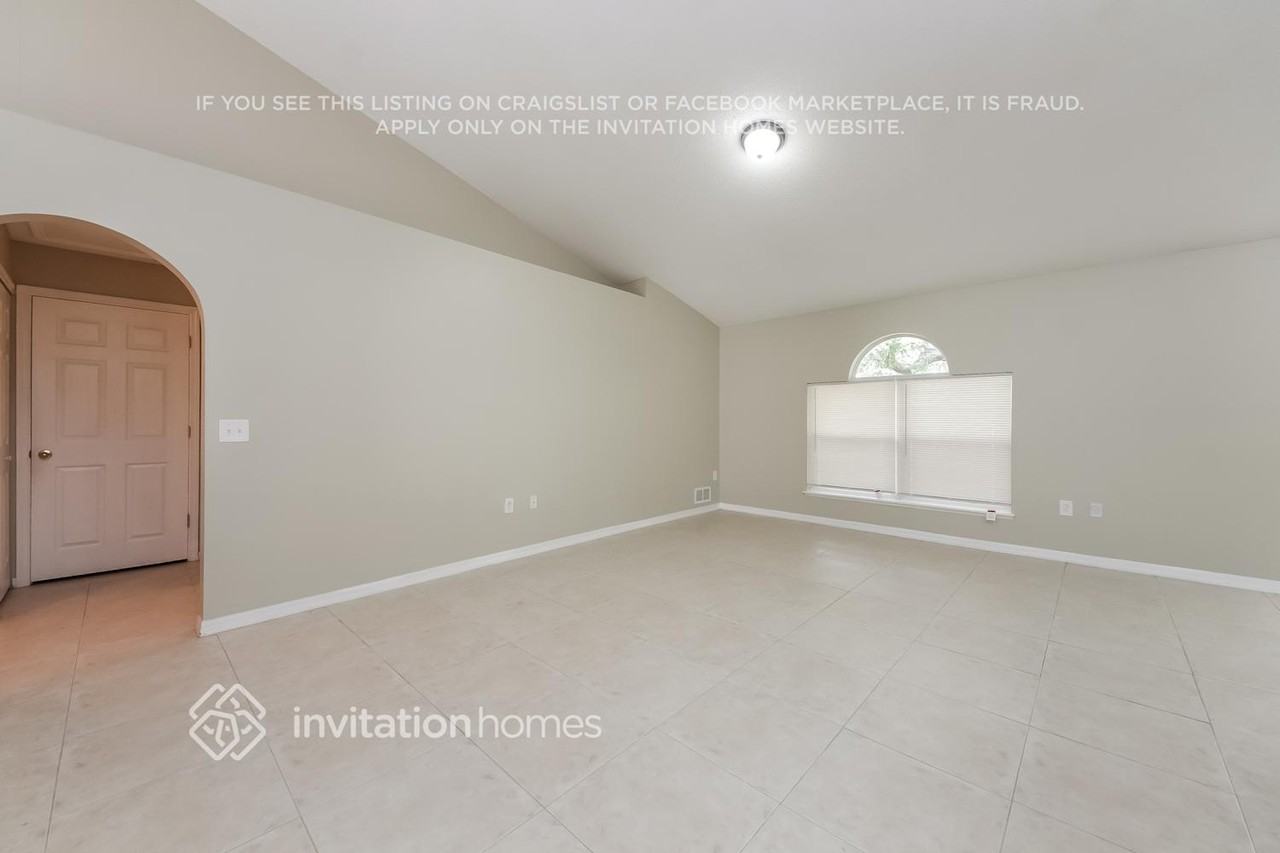 758 Del Prado Dr - Photo 4 of 17
