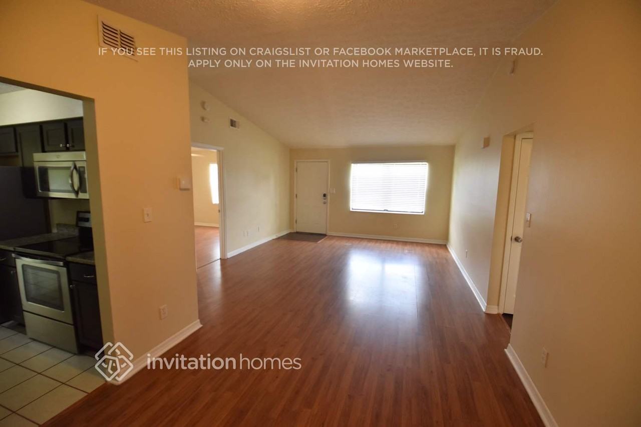 8685 Brackenwood Dr - Photo 3 of 16