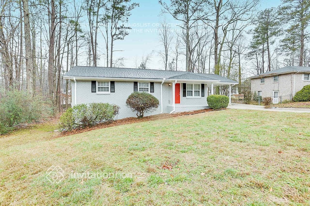 1140 Rochelle Dr - Photo 3 of 24