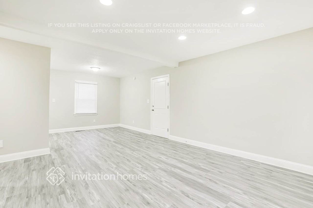 1140 Rochelle Dr - Photo 5 of 24