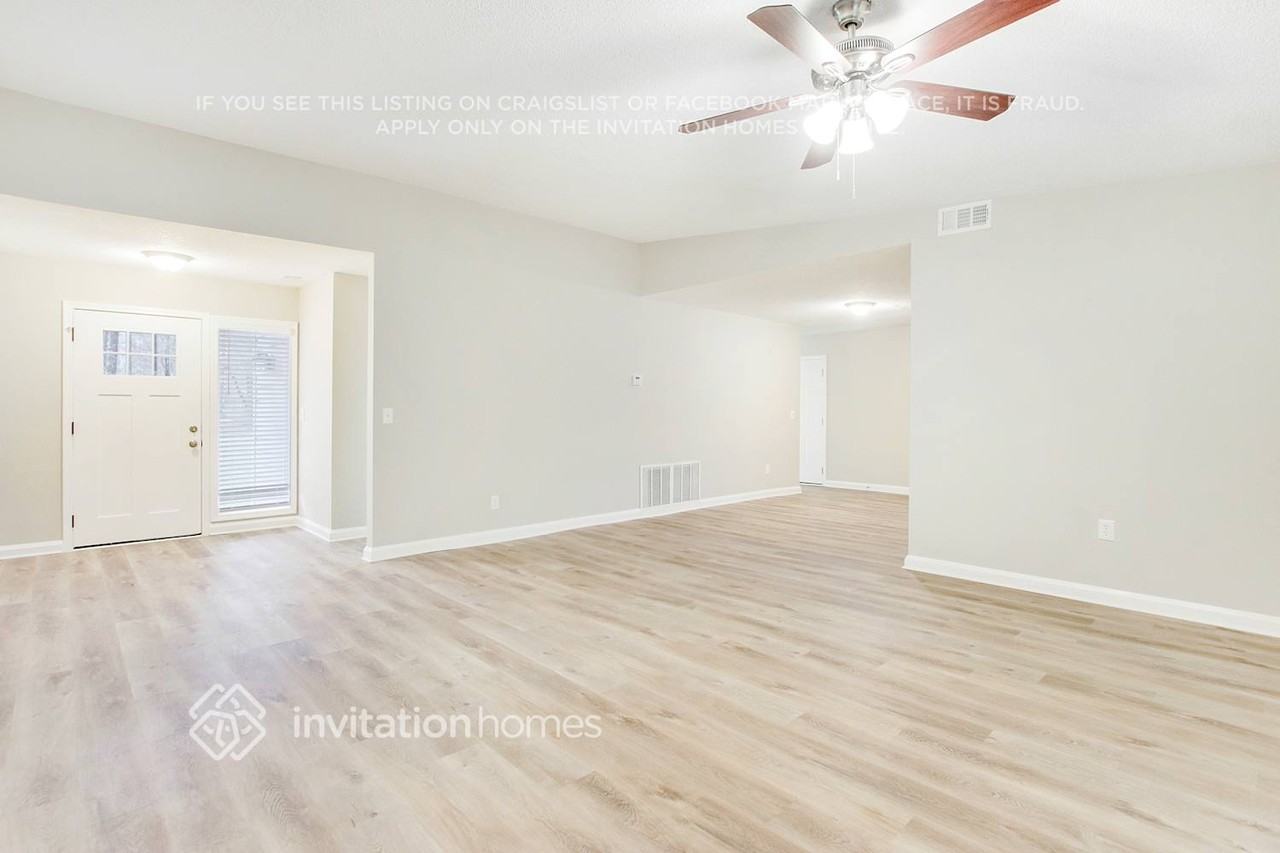 2950 Christophers Ct - Photo 5 of 28