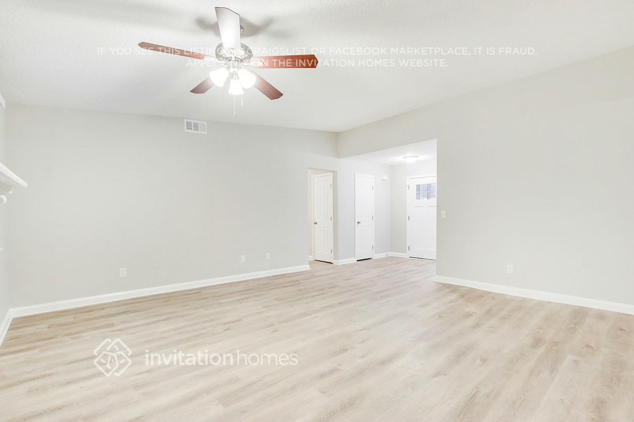 2950 Christophers Ct - Photo 7 of 28