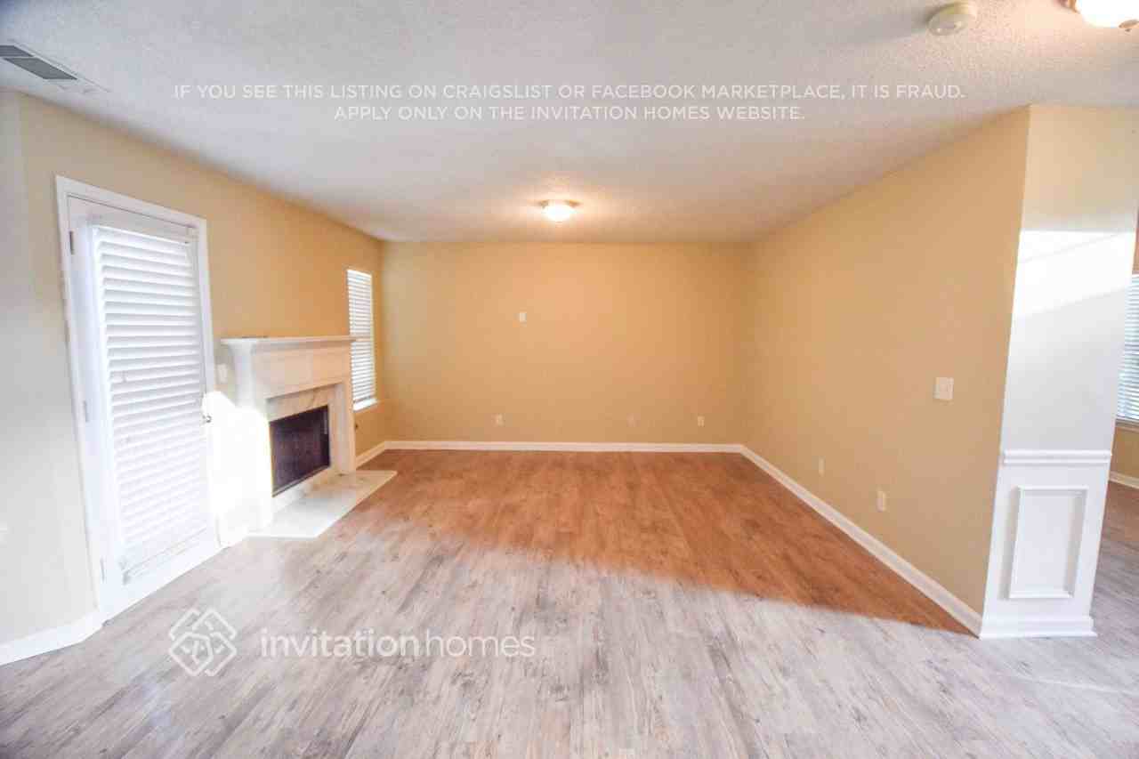 678 Assolas Ct - Photo 2 of 6