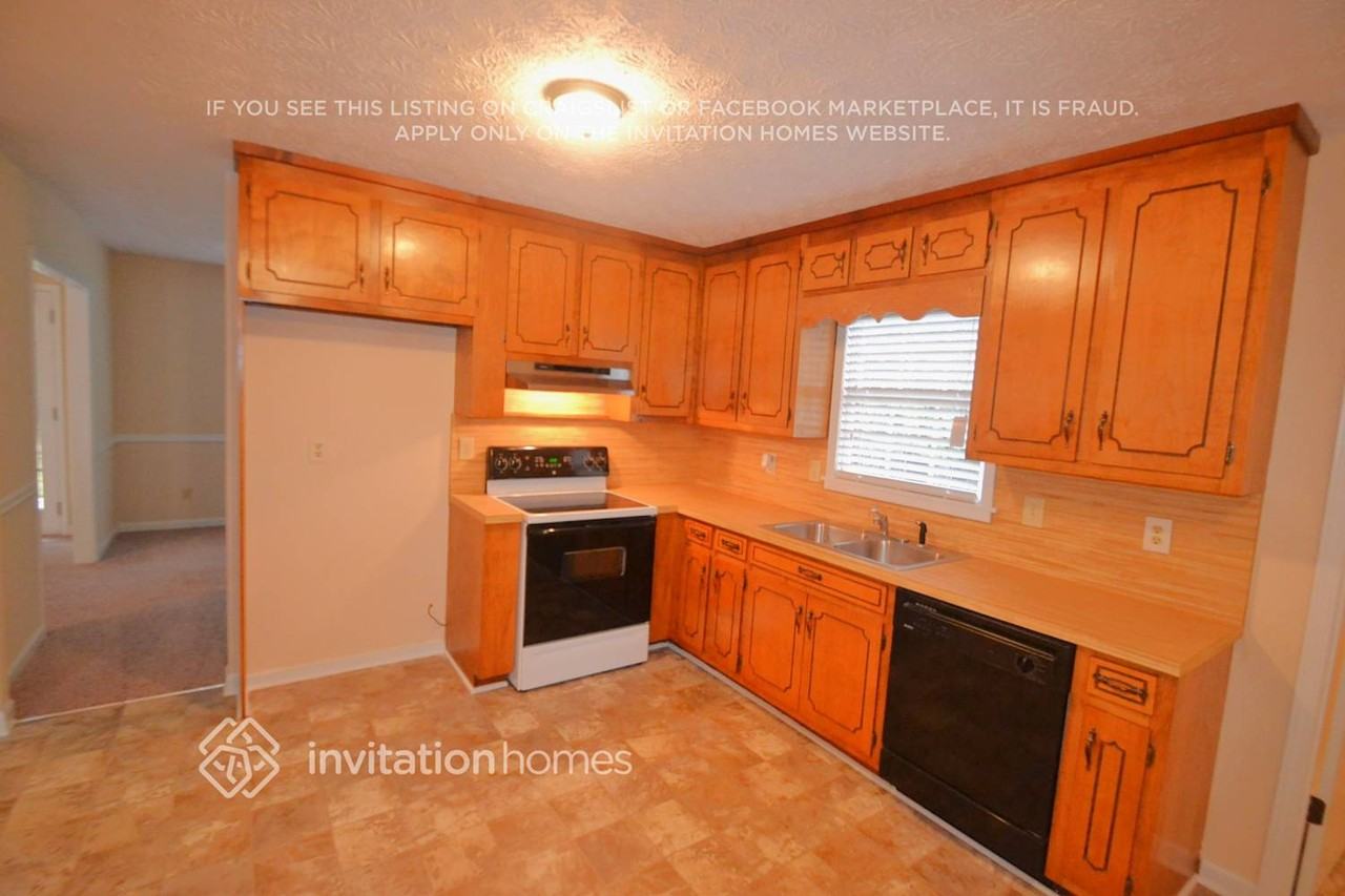 2077 N Landing Way - Photo 4 of 12