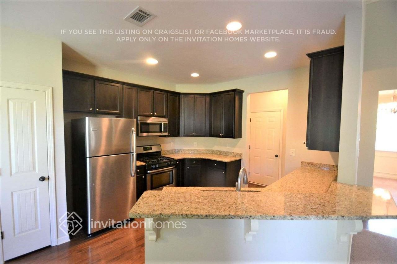 90 Bedford Park Dr - Photo 4 of 12
