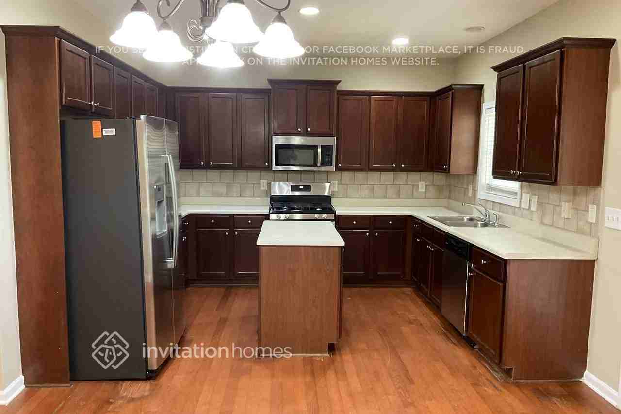 5372 Heyward Pl Sw - Photo 4 of 9