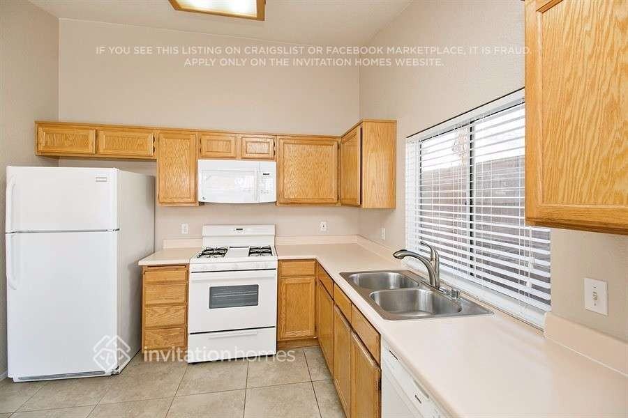 7216 Old Time Cir - Photo 6 of 17