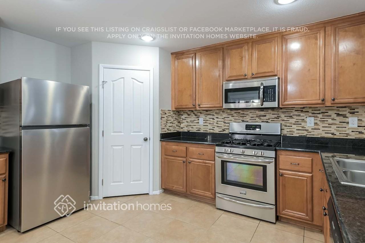 7136 Indian Gap Ave - Photo 5 of 15