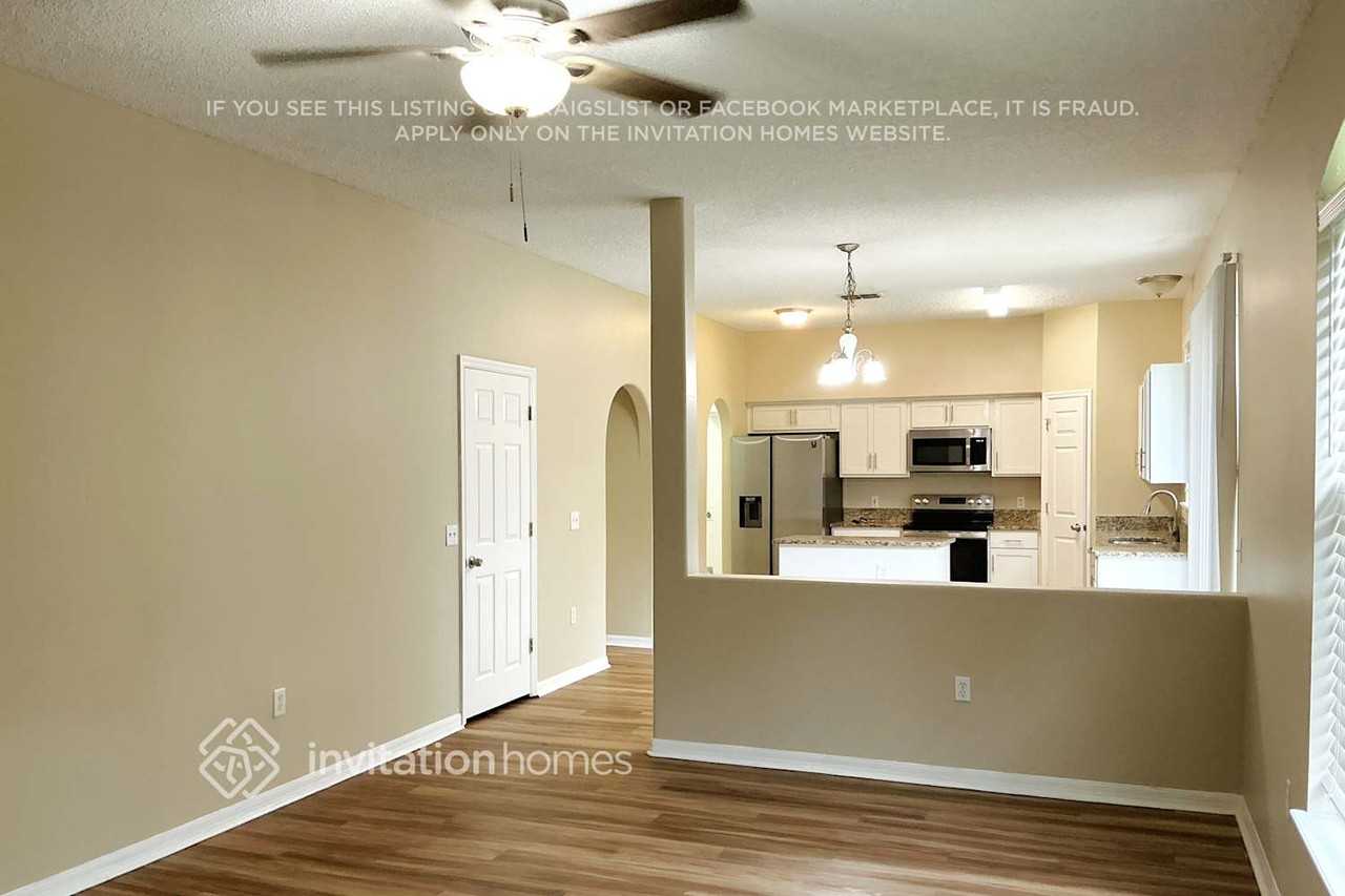 2413 Marcasite Loop - Photo 4 of 15