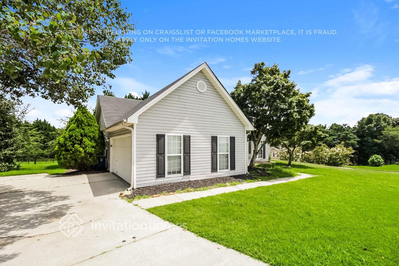 2823 Sam Calvin Dr - Photo 3 of 16