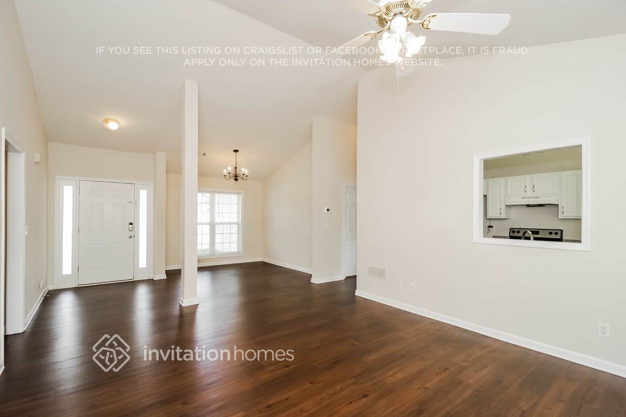 2823 Sam Calvin Dr - Photo 5 of 16