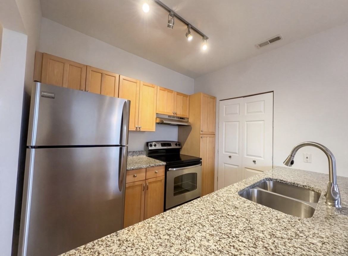 2320 Rutger Street - Photo 5 of 13