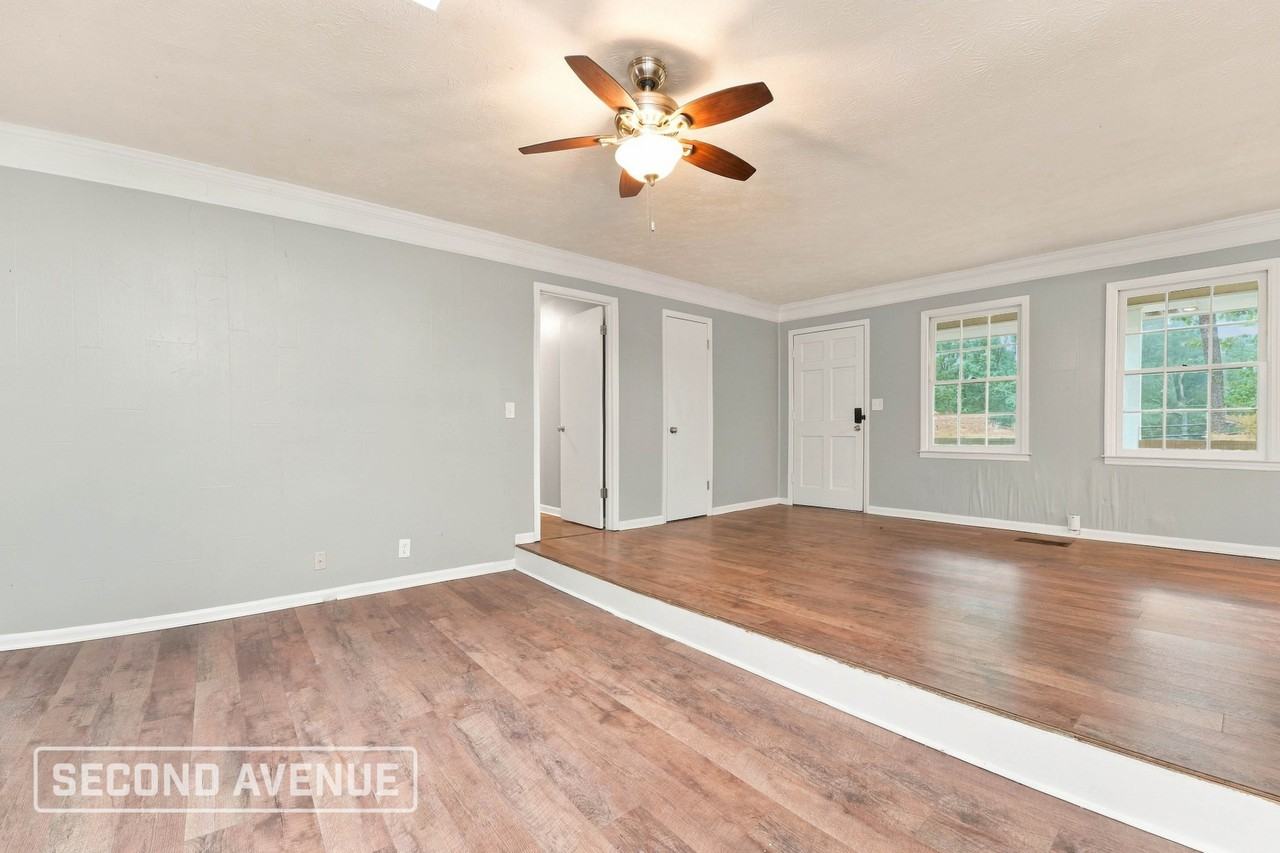 498 Tanner Rd - Photo 4 of 21
