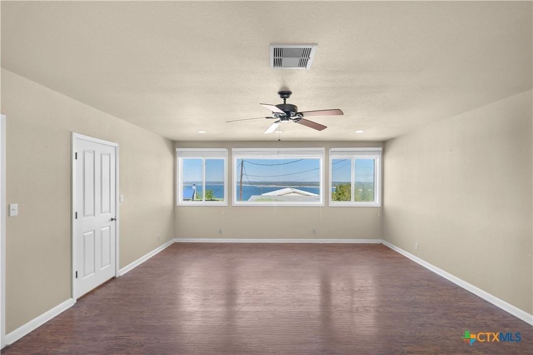 1210 Skyline Dr - Photo 5 of 30