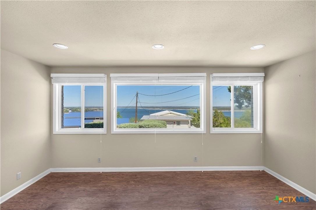 1210 Skyline Dr - Photo 6 of 30