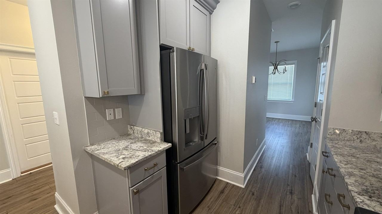 4384 Honeymoon Ct - Photo 5 of 21