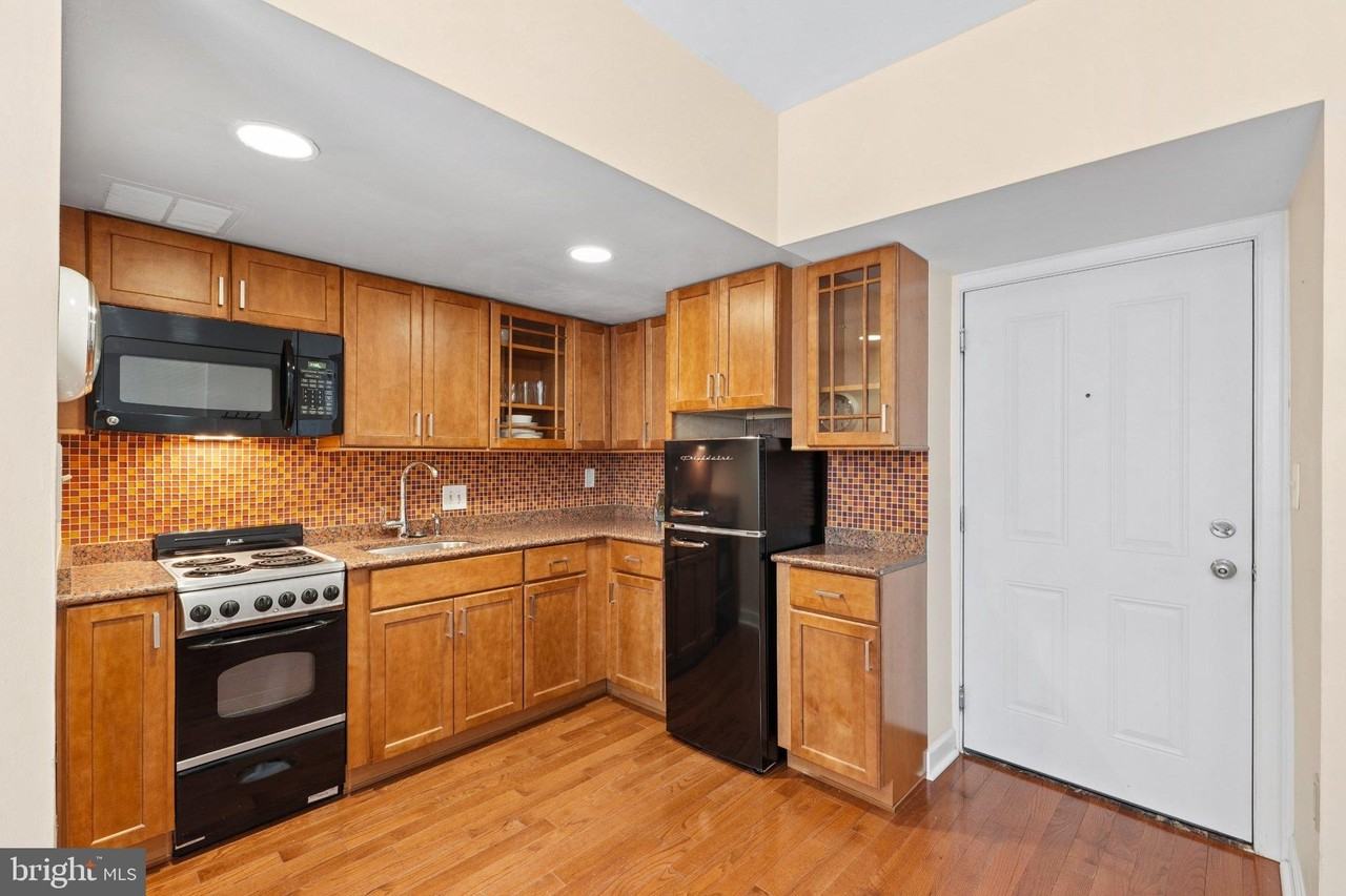 1701 16th St Nw #404 - Photo 4 of 14
