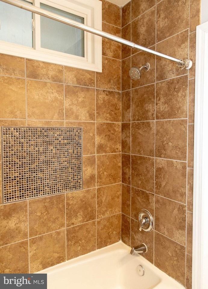 3935 9th St Ne #3 - Photo 6 of 22